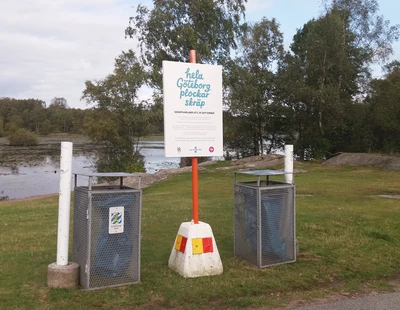 Skylt Hela Göteborg plockar skräp