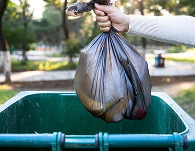 Papperskorg dumpning