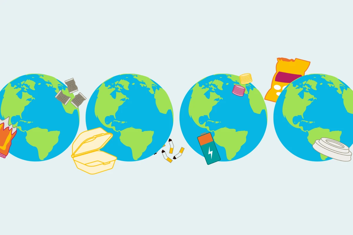 Fyra jordklot med skräp