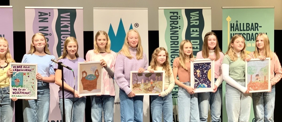 vinnande affischerna presenteras i skräpmonstertävlingen