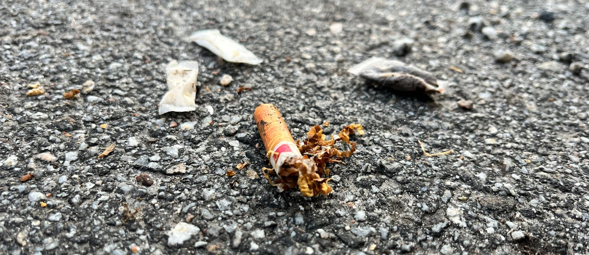 Snusprillor på marken