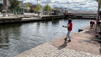 Barn magnetfiskar i Jönköping