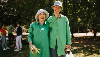 HSPS Gröna kvinnor plockar skräp