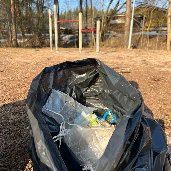 Källbackens förskola plockar skräp